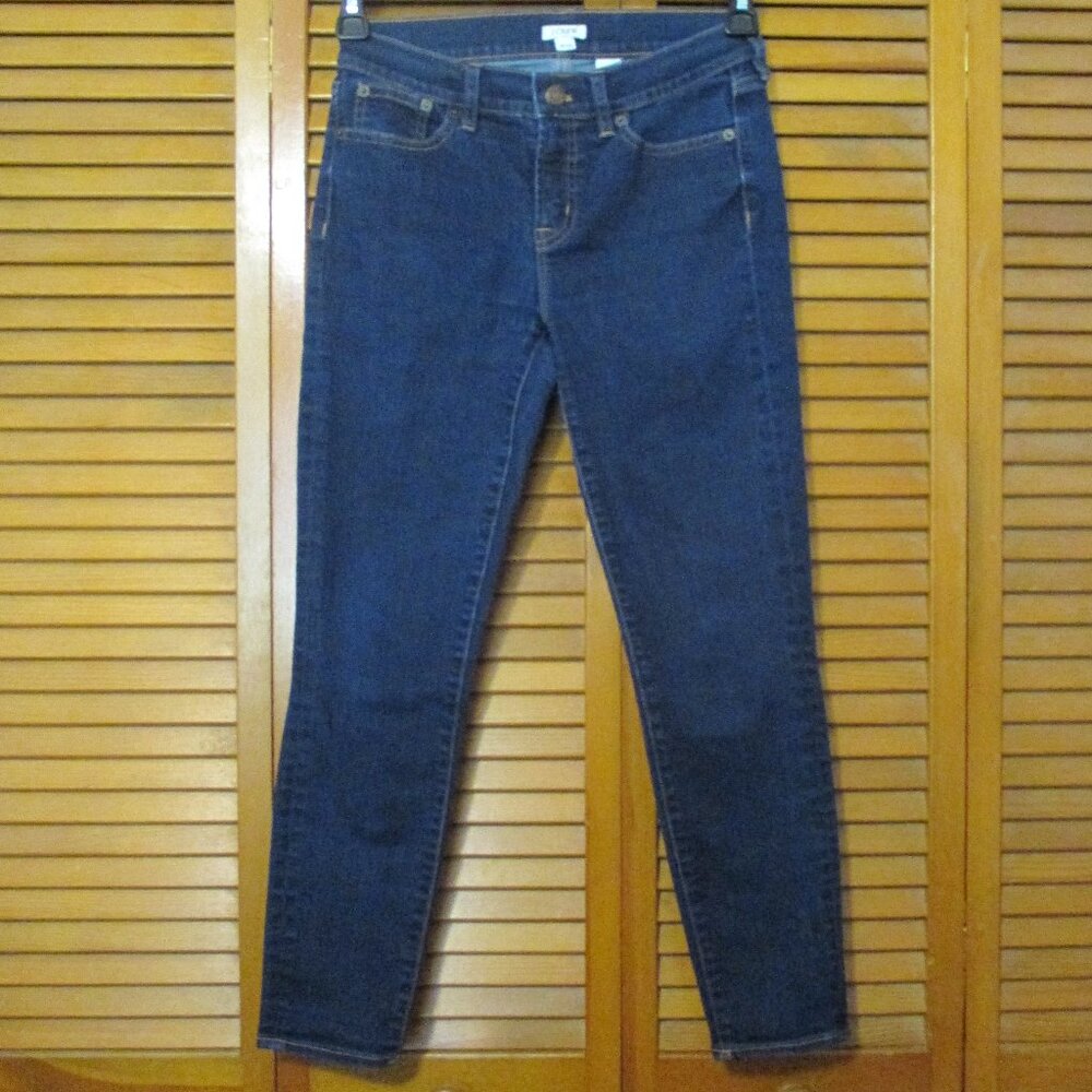 J. Crew denim blue jeans straight leg/skinny, stretchy with pockets size 26/26